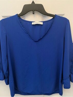 Women's Royal Blue V-Neck Blouse small